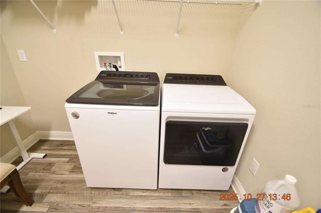 Interior, Kitchen, Washer, Wood Texture Flooring