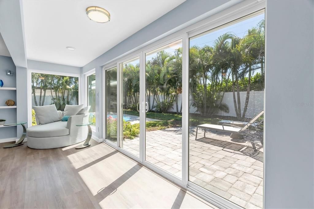 Interior, Recessed Lighting, Sun Room, Wood Texture Flooring