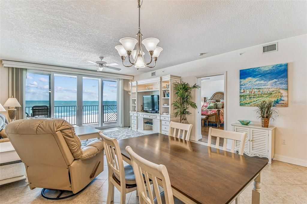 Chandelier, Dining room, Interior, Living room, Water