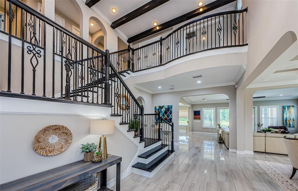 Interior, Recessed Lighting, Wood Texture Flooring