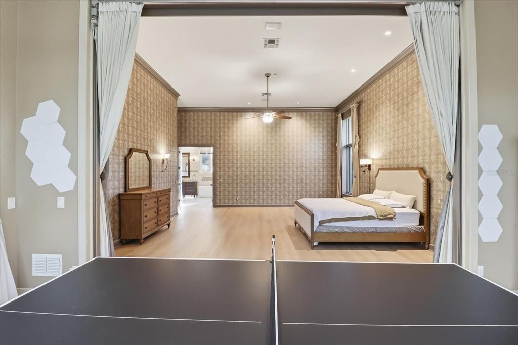 Bedroom, Interior, Pendant Lights, Recessed Lighting, Wood Texture Flooring