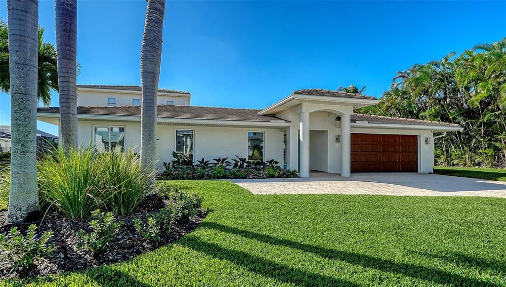 Attached, Backyard, Exterior, Facade, Mediterranean