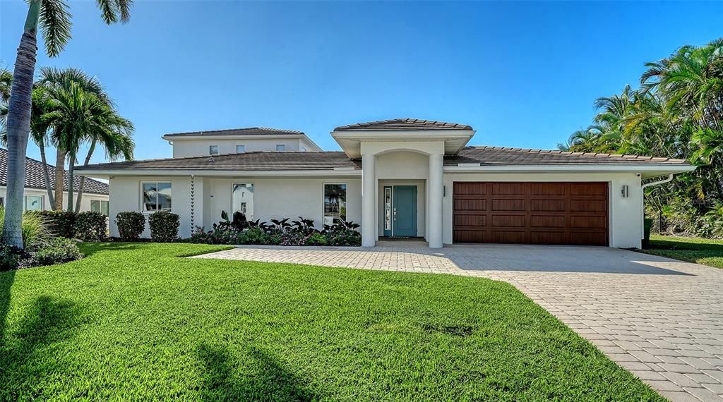 Attached, Backyard, Exterior, Facade, Mediterranean