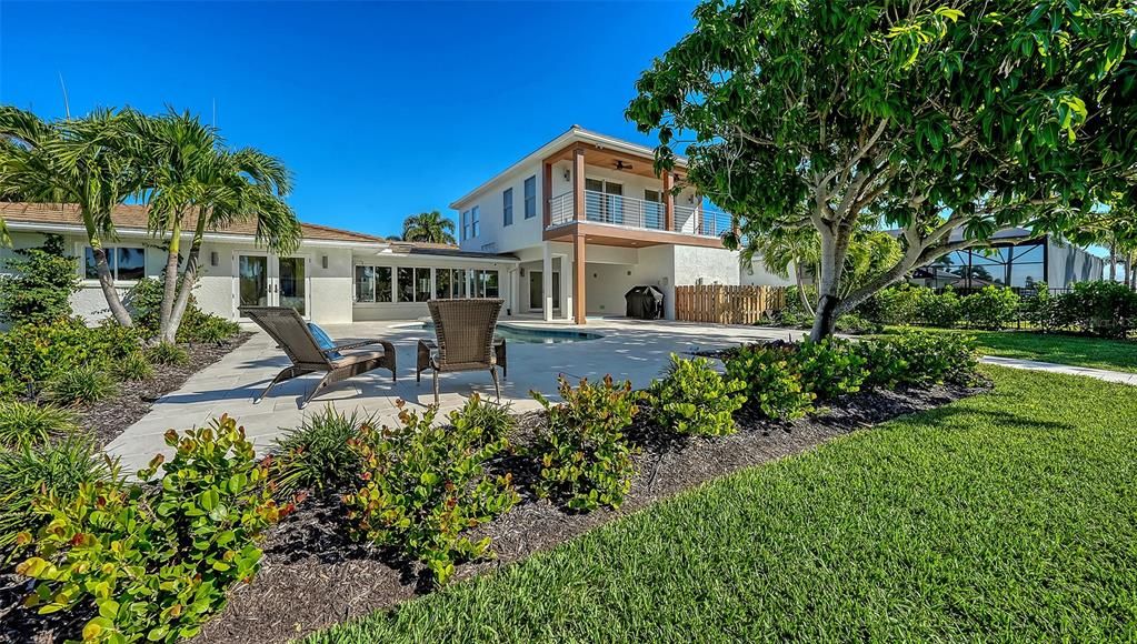 Backyard, Exterior, Pool