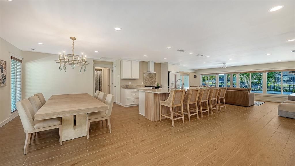 Chandelier, Dining room, Interior, Kitchen, Recessed Lighting, Wood Texture Flooring