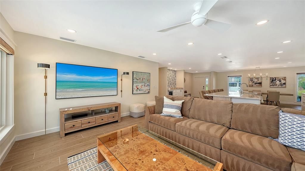 Chandelier, Dining room, Interior, Living room, Recessed Lighting, Wood Texture Flooring