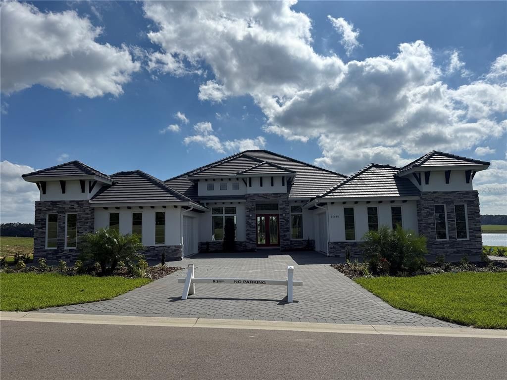 Exterior, Facade, Mediterranean