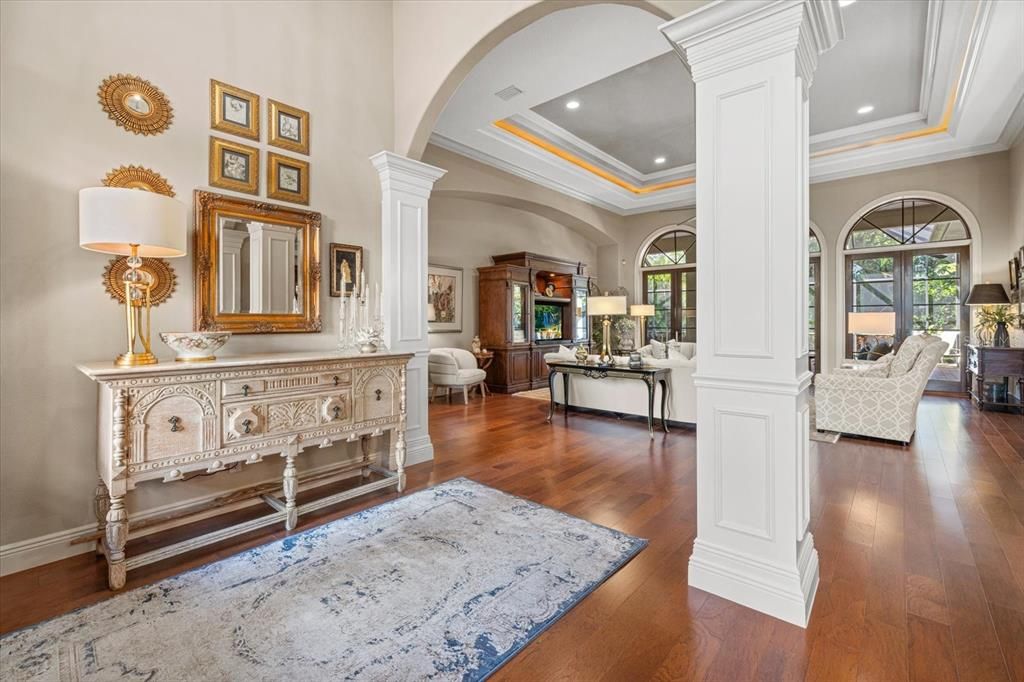 Interior, Recessed Lighting, Wood Texture Flooring