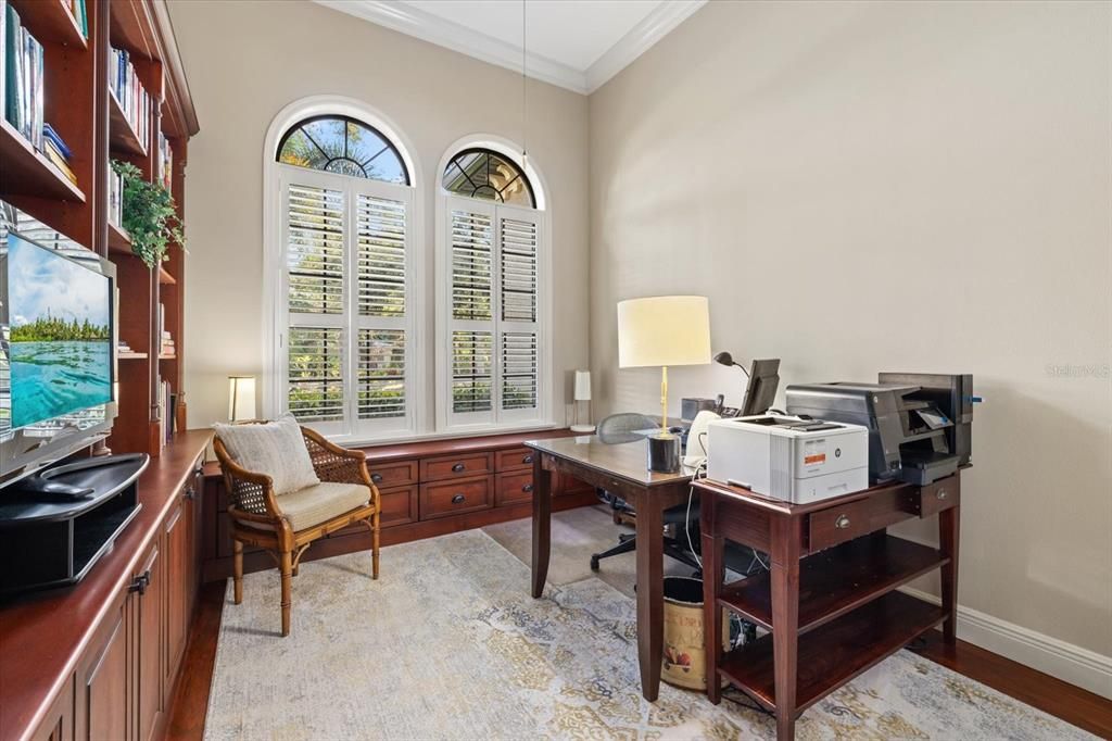 Home Office, Interior