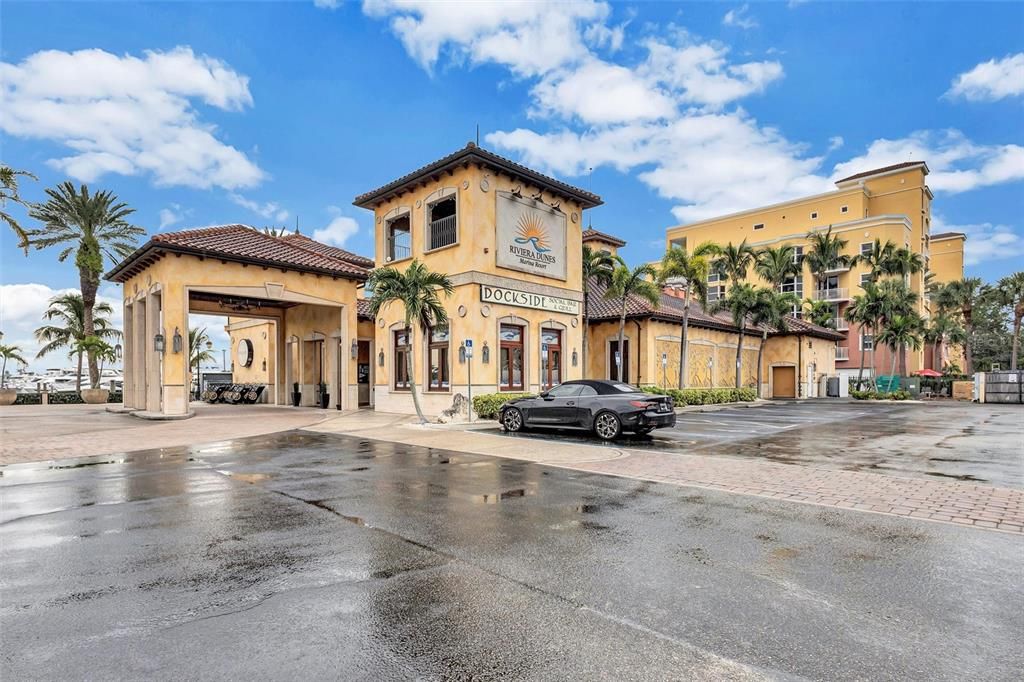 Exterior, Facade, Mediterranean