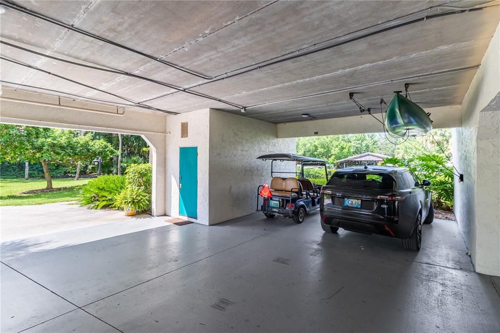 Exterior, Garage