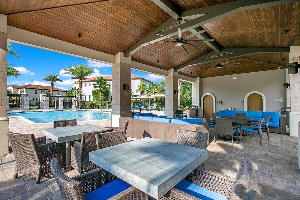 Exterior, Outdoor Kitchen, Pool