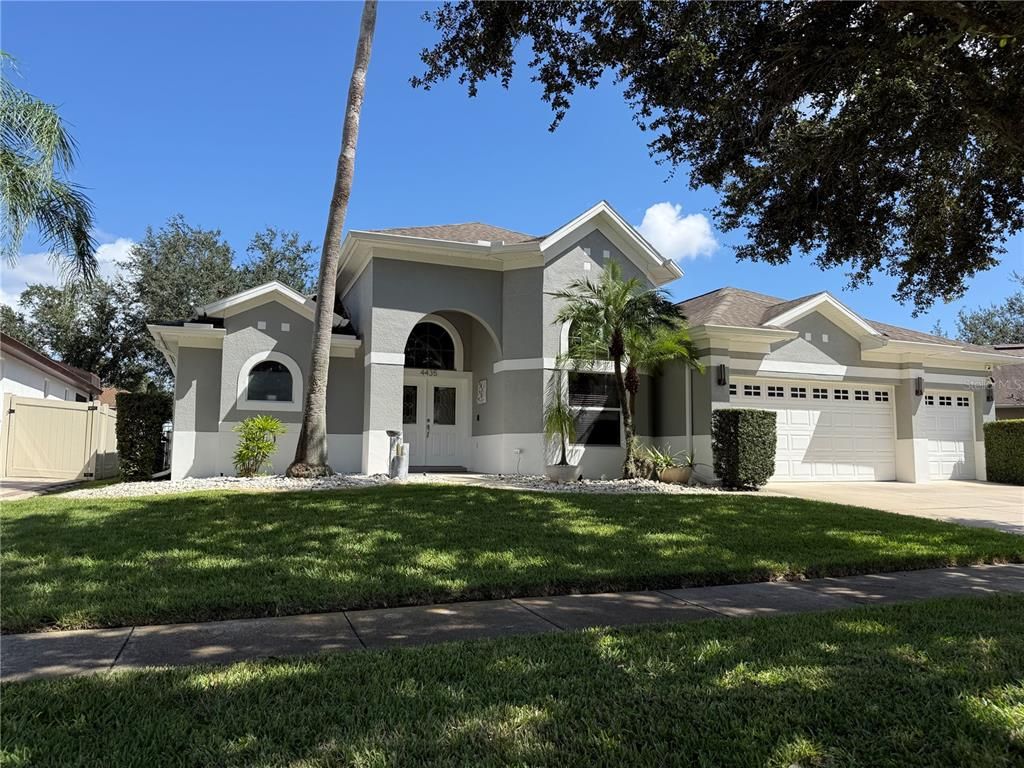 Attached, Exterior, Facade, Mediterranean