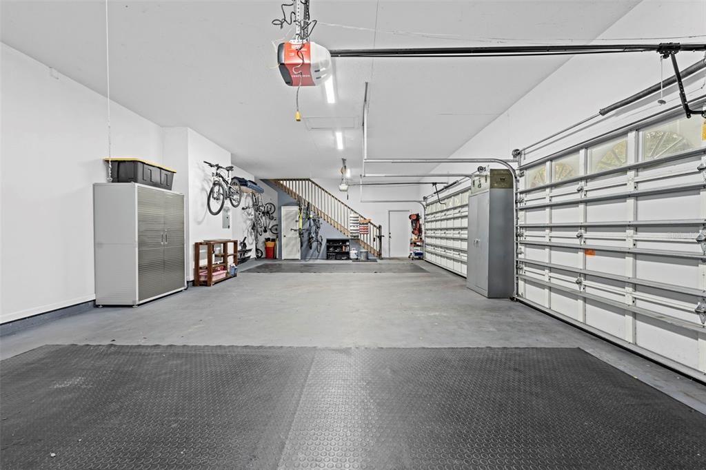 Garage, Interior