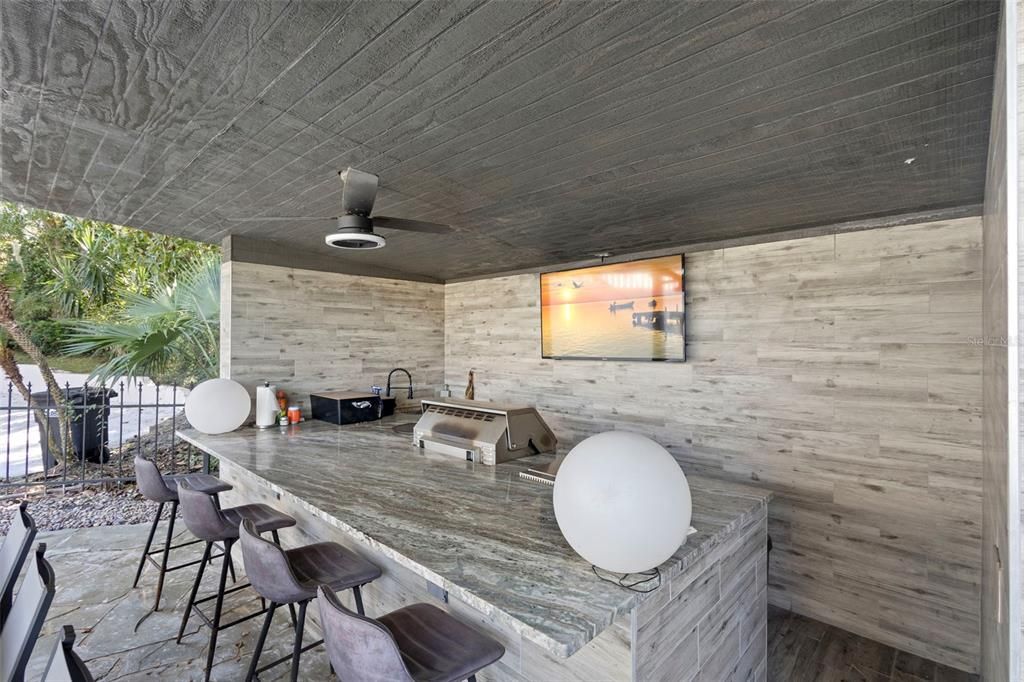 Exterior, Outdoor Kitchen