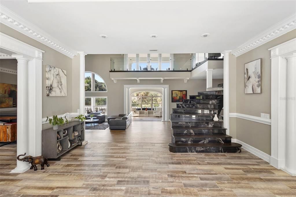 Interior, Recessed Lighting, Wood Texture Flooring