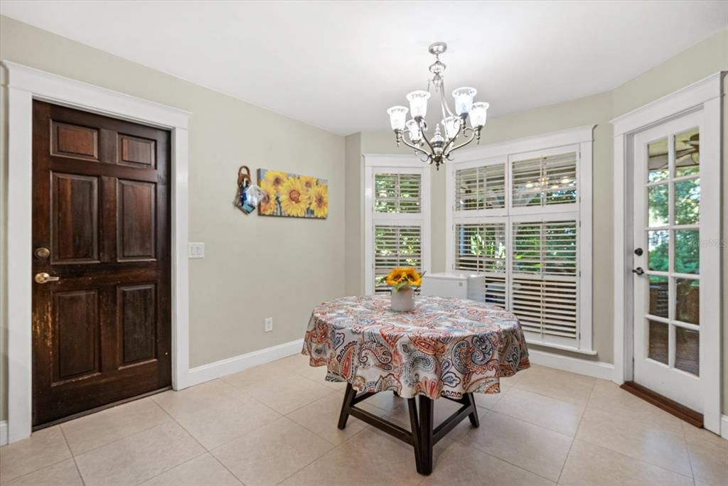 Chandelier, Interior