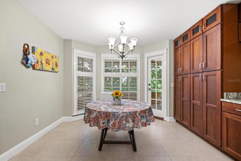 Chandelier, Interior