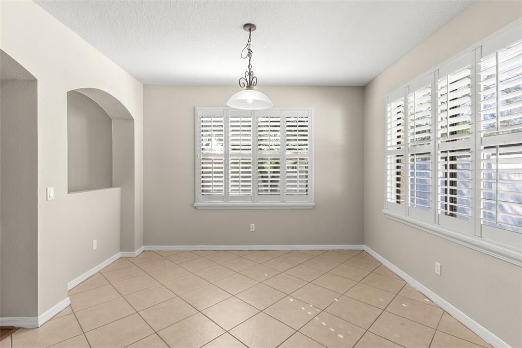 Empty room, Interior, Pendant Lights
