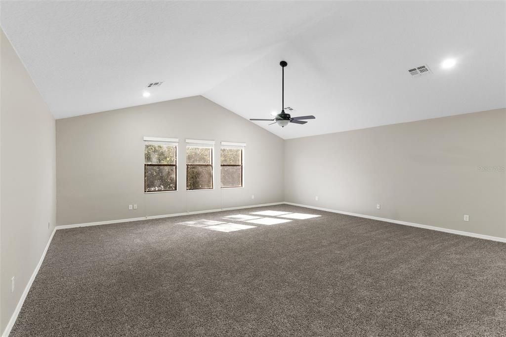 Empty room, Interior, Recessed Lighting
