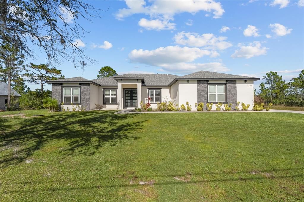 Backyard, Exterior, Facade, Ranch