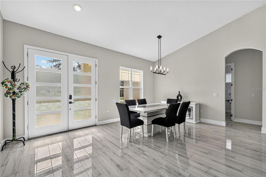 Chandelier, Dining room, Interior, Pendant Lights, Recessed Lighting, Wood Texture Flooring