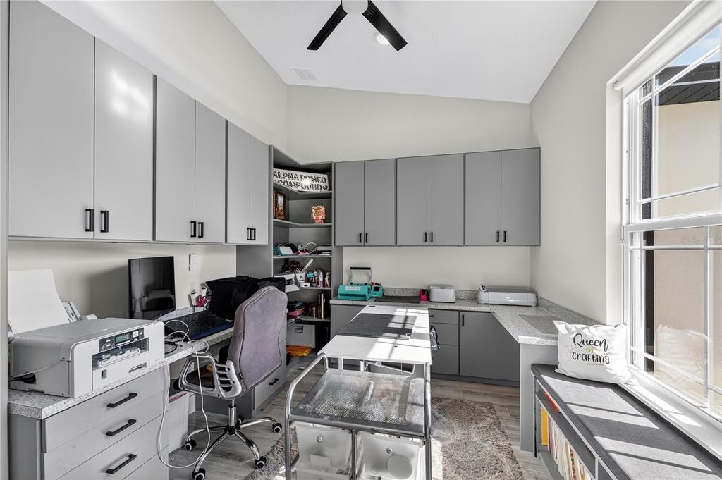 Home Office, Interior