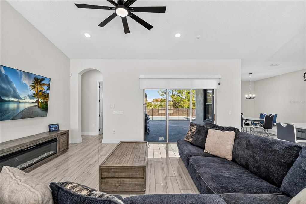 Chandelier, Dining room, Interior, Living room, Recessed Lighting, Wood Texture Flooring