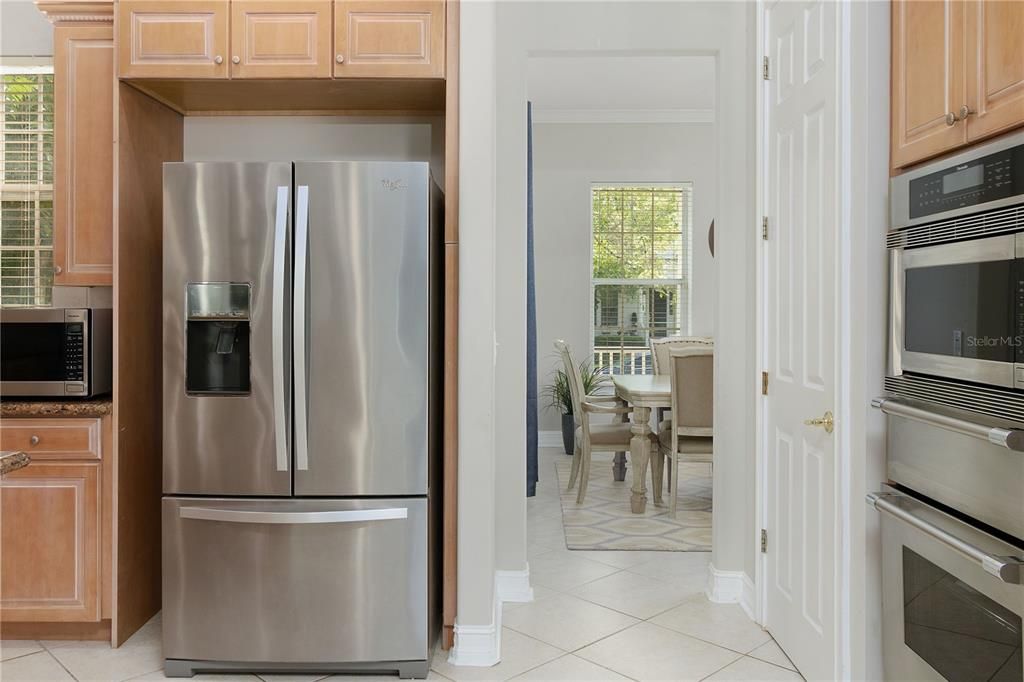 Dining room, Interior, Kitchen, Stainless Steel Appliances