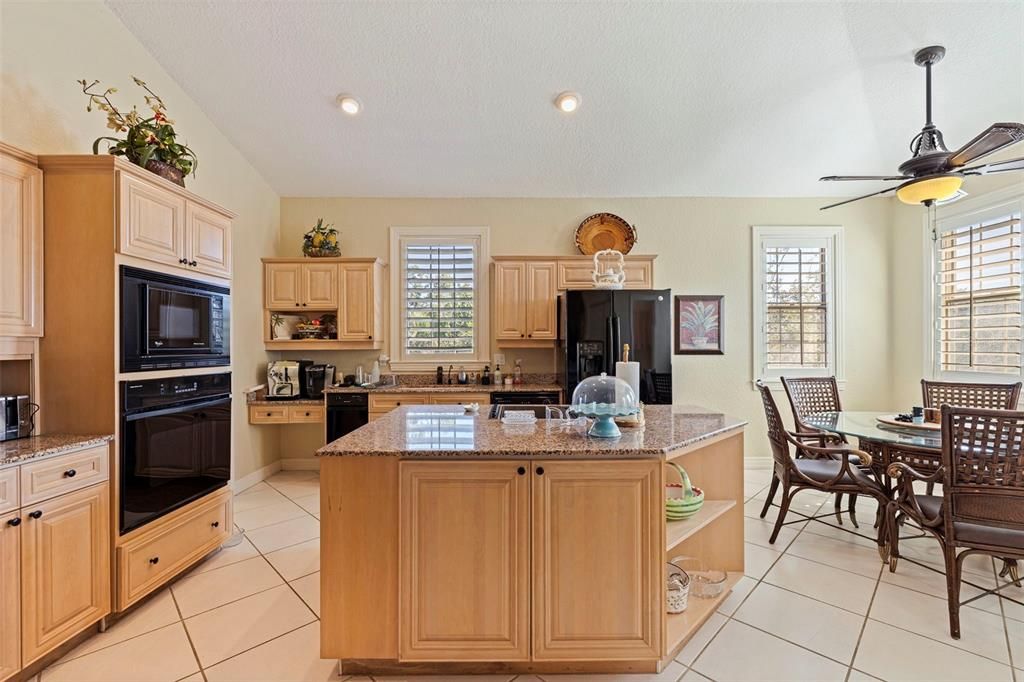 Dining room, Interior, Kitchen, Recessed Lighting