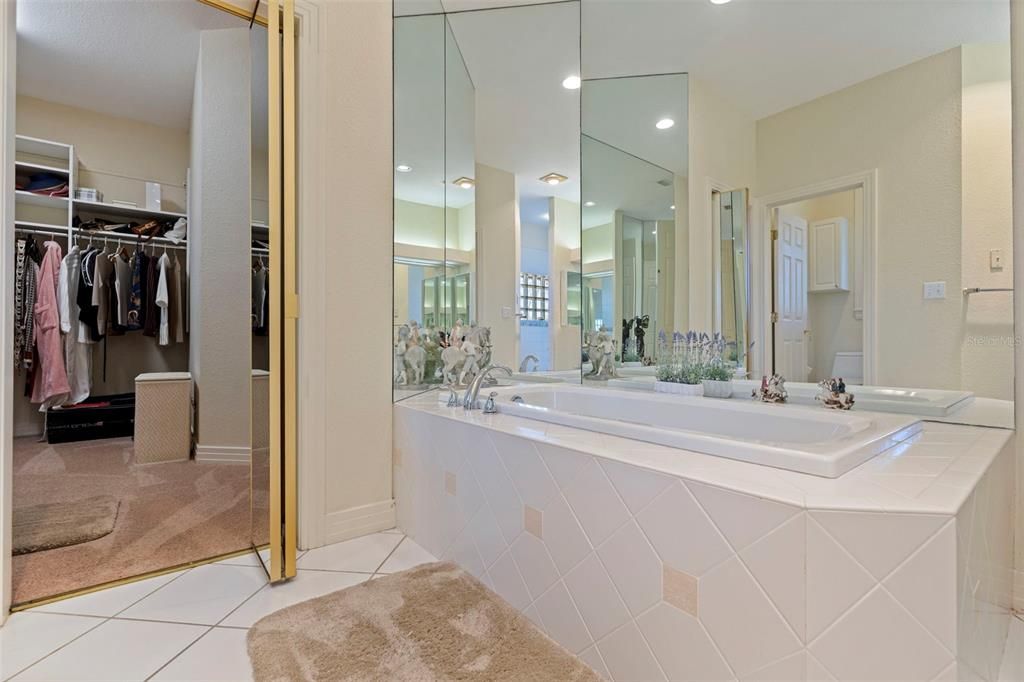 Bathroom, Interior, Recessed Lighting, Walk-in Closets