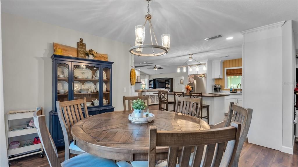 Dining room, Interior, Kitchen, Pendant Lights, Recessed Lighting, Wood Texture Flooring