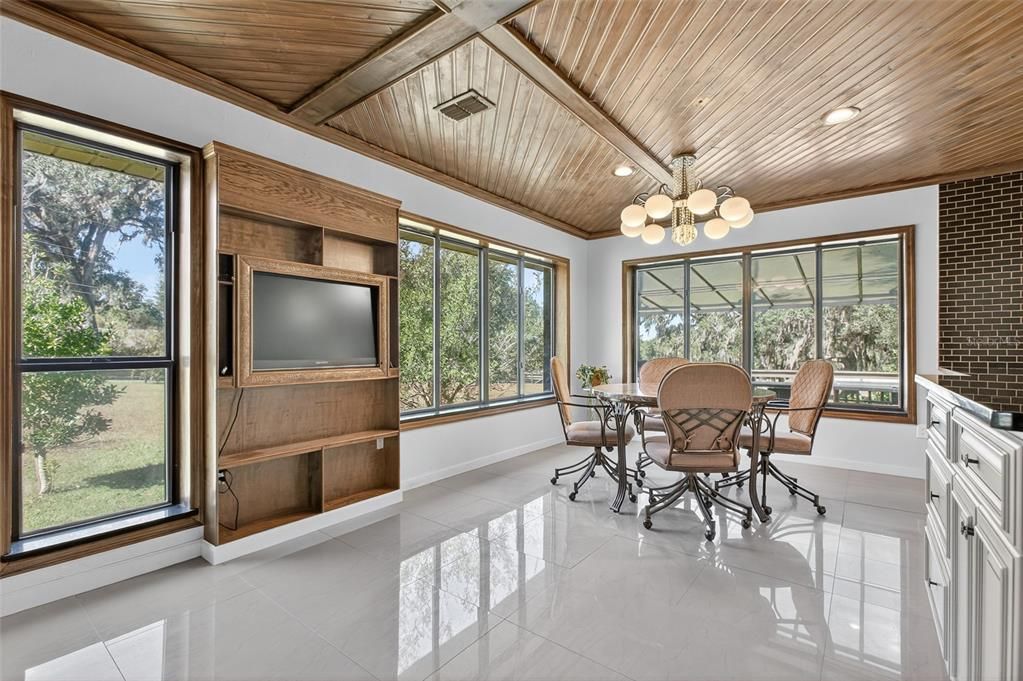 Chandelier, Dining room, Interior, Recessed Lighting, Wooden Ceilings