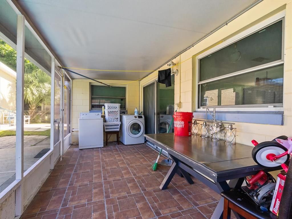 Interior, Sun Room, Washer