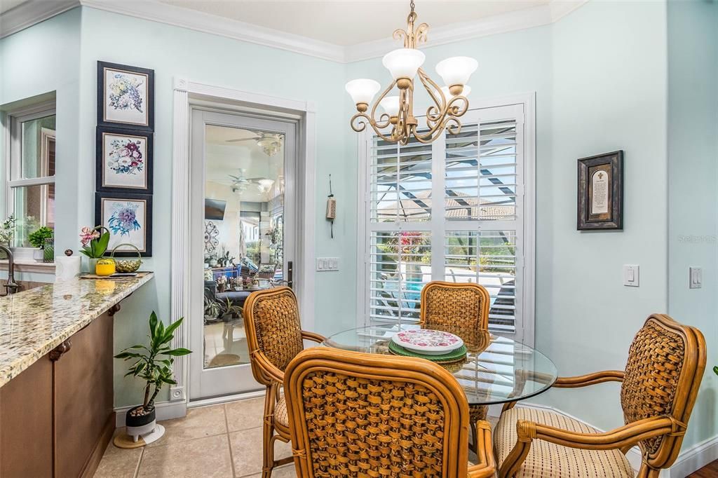Chandelier, Dining room, Interior