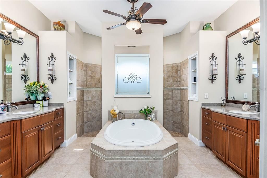 Bathroom, Dual Sink Vanities, Interior