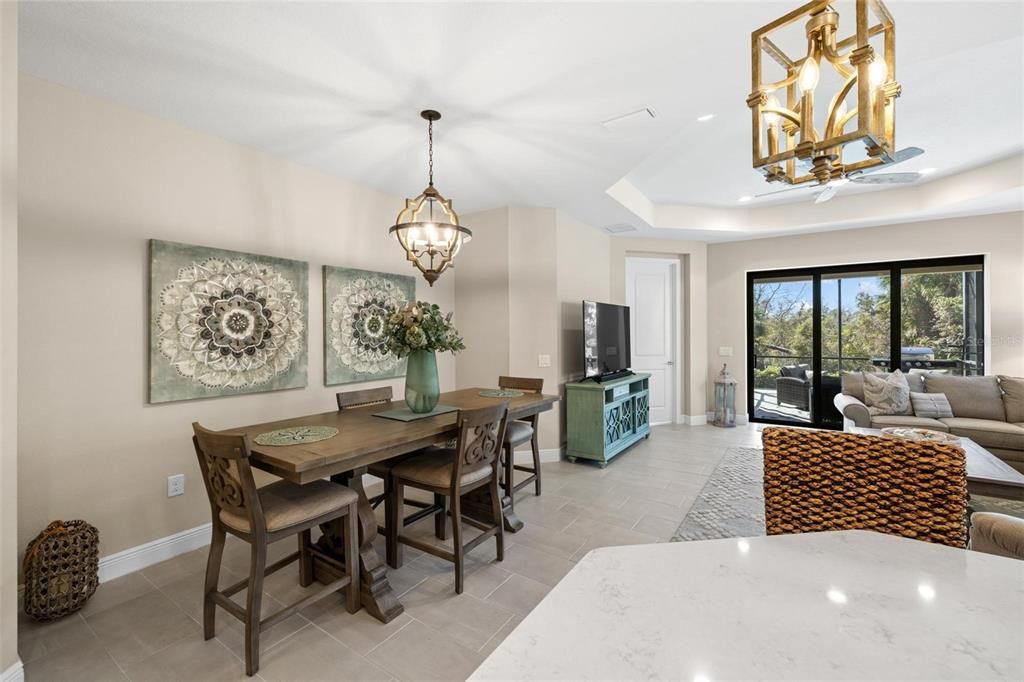 Chandelier, Dining room, Interior, Living room, Pendant Lights, Recessed Lighting