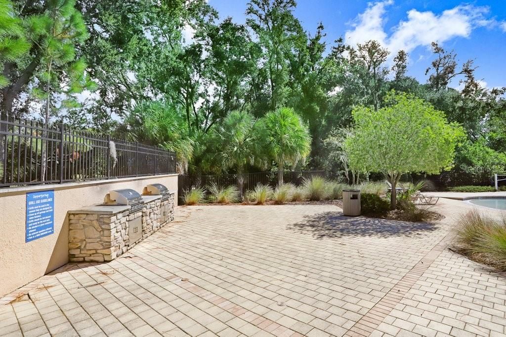 Exterior, Outdoor Kitchen, Pool