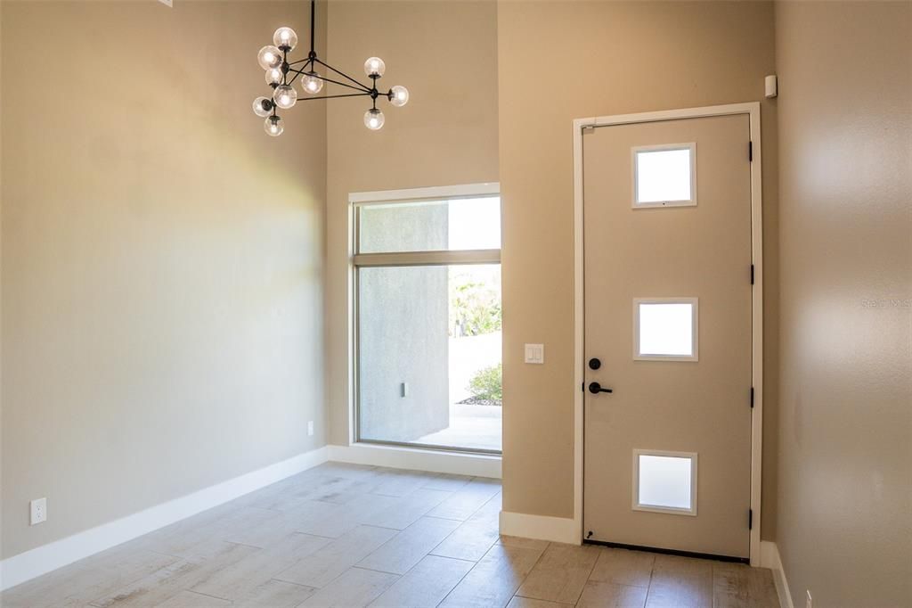 Empty room, Interior, Pendant Lights