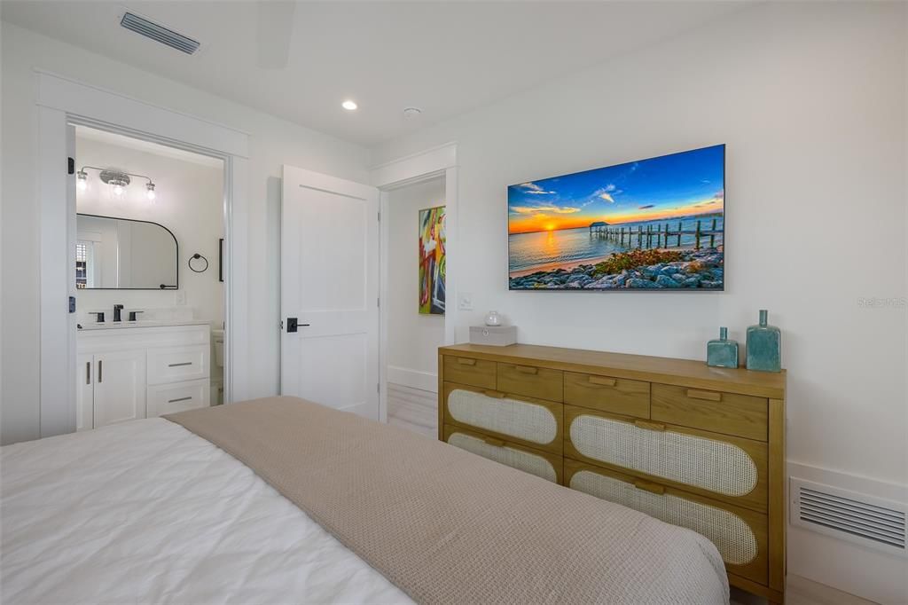 Bathroom, Bedroom, Interior, Recessed Lighting