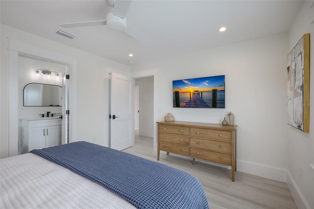 Bathroom, Bedroom, Interior, Recessed Lighting, Wood Texture Flooring