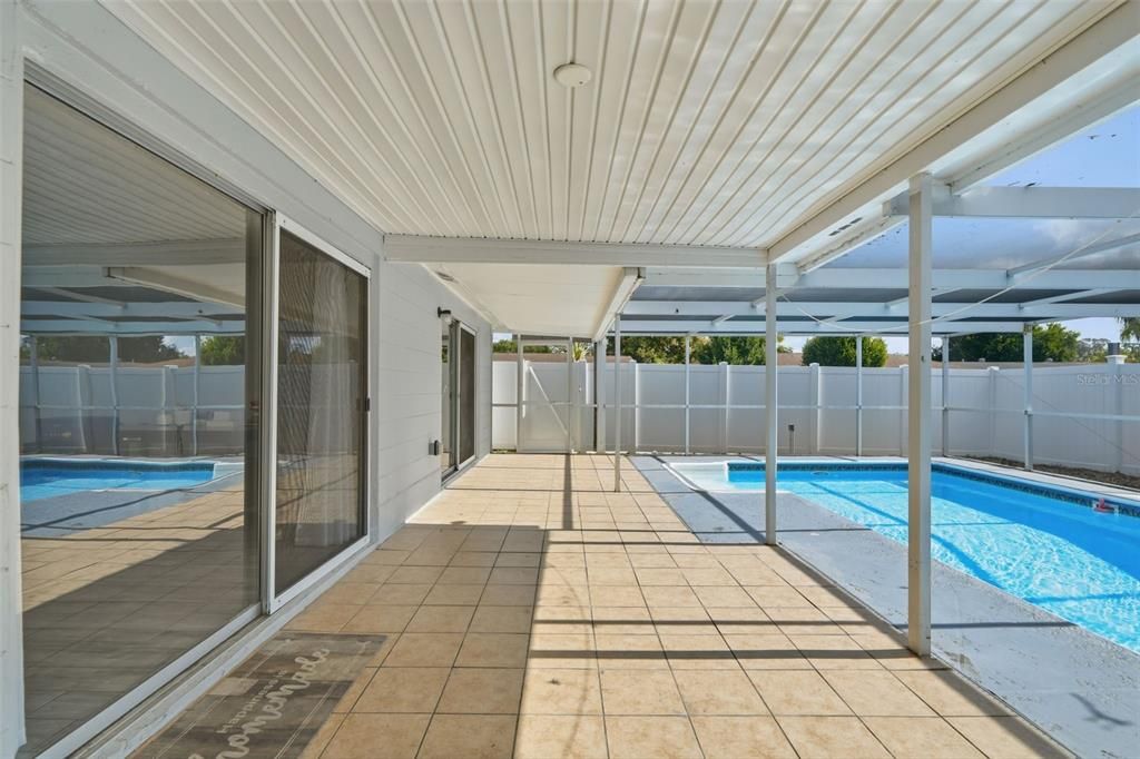 Interior, Pool, Sun Room