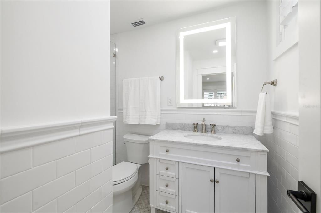 Bathroom, Interior, Recessed Lighting