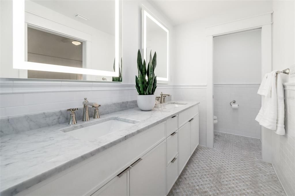 Bathroom, Dual Sink Vanities, Interior
