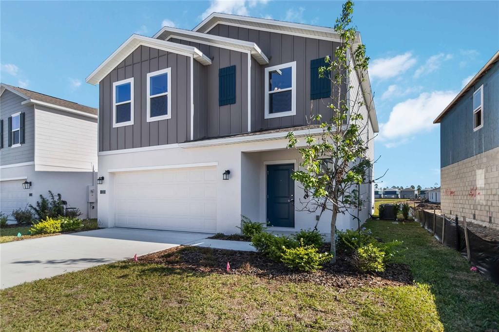 Attached, Exterior, Facade, Rowhouse