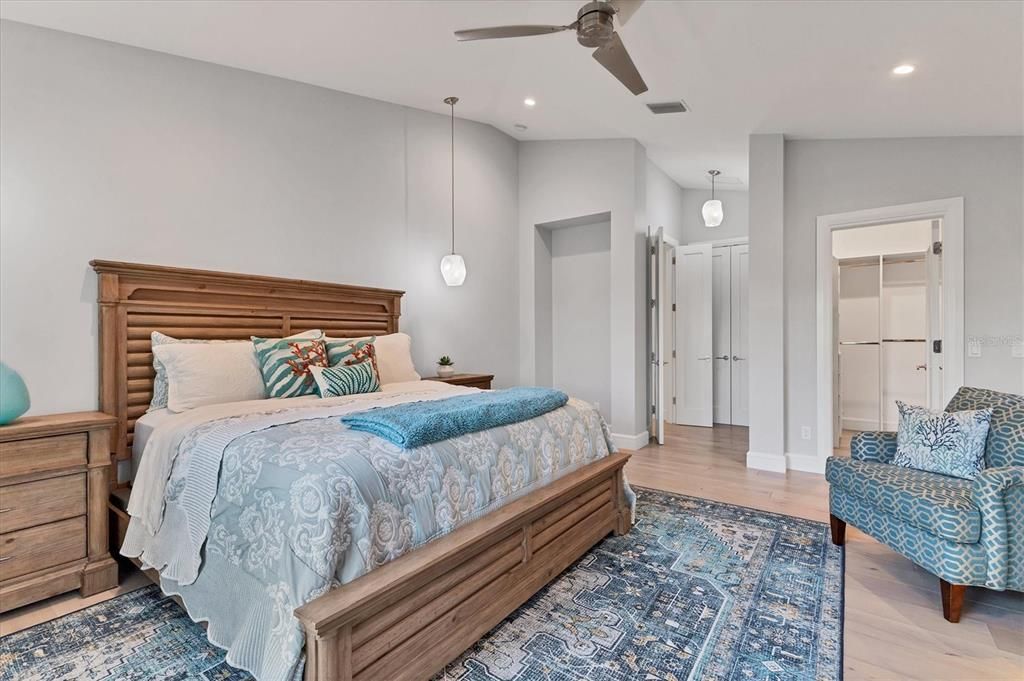 Bedroom, Interior, Pendant Lights, Recessed Lighting, Wood Texture Flooring