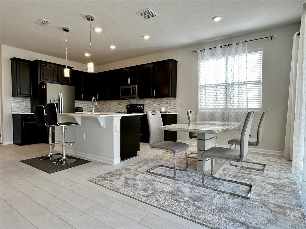 Dining room, Interior, Kitchen, Pendant Lights, Recessed Lighting, Wood Texture Flooring