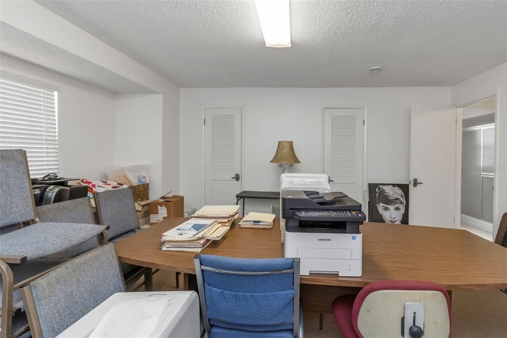 Home Office, Interior