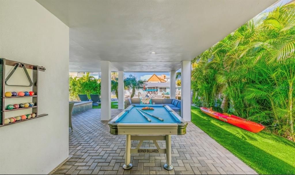Billiard Table, Exterior, Game Room