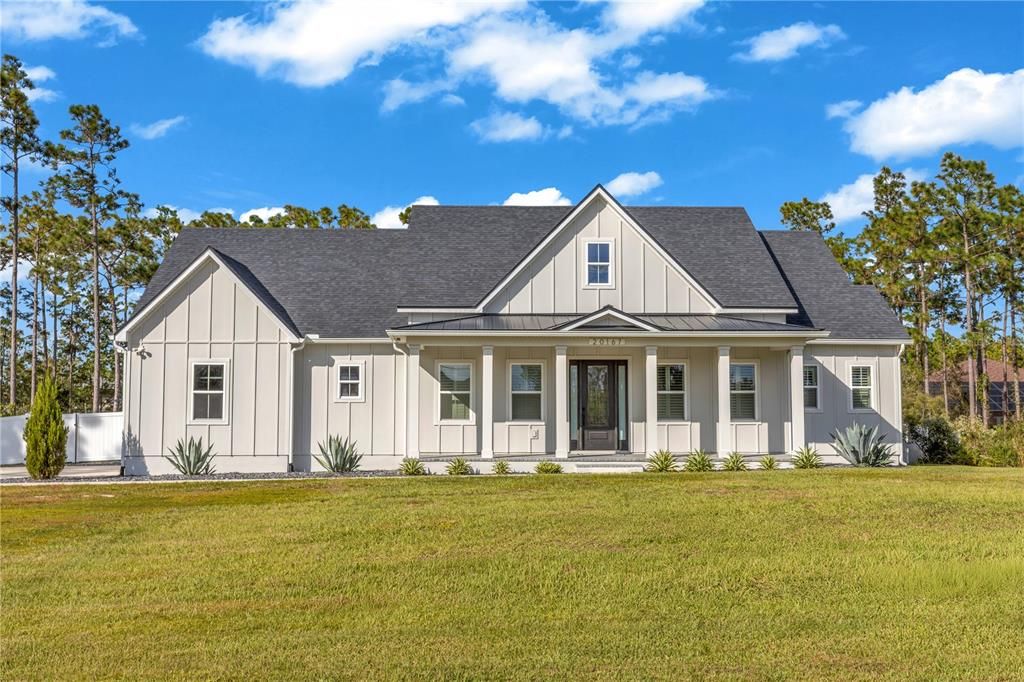 Exterior, Facade, Farmhouse